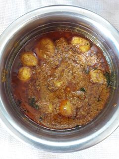 દમ આલુ (Dum Aloo Recipe In Gujarati) રેસીપી મુખ્ય ફોટો