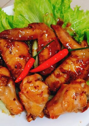 Hình của món Cánh gà rim sả.