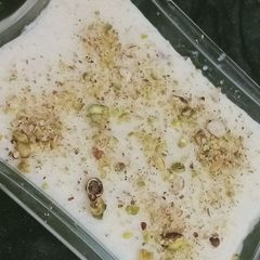 A picture of Pista rice kheer.