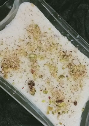 A picture of Pista rice kheer.