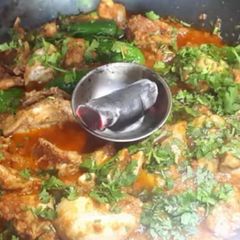 A picture of Desi chicken koyla karahi.