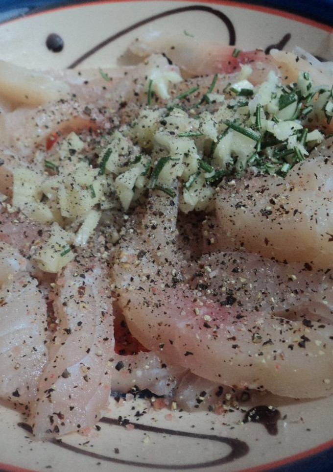 Una foto de Pescado Navideño ranchero  al tequila  y chile jalapeño horneado las Correa
