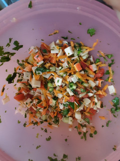 Una foto de Ceviche de surimi fácil y rápido