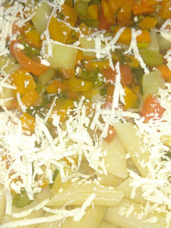 Una foto de Pasta con vegetales tipo guiso