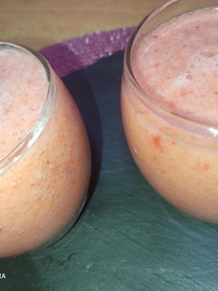 صورة لوصفة عصير فواكه مشكلة 🍌🍓🍎🍊