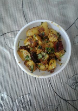 A picture of Achari potatoes.
