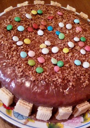صورة لوصفة كيكة مطلية بالشوكولاتة بسيطة للمبتدئات 💕