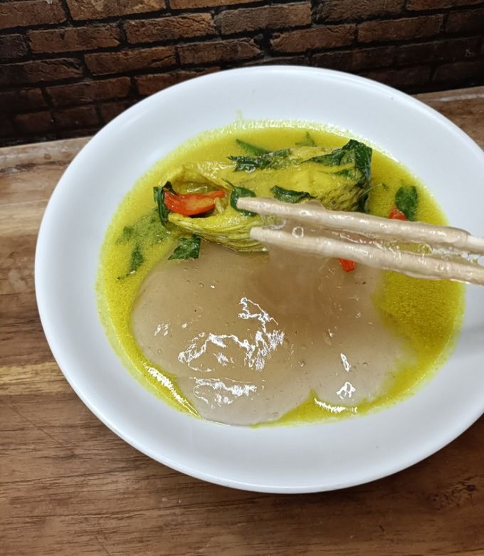 Yetuk MFM porno onlayn