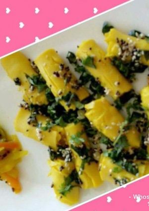 A picture of Whosayna’s Khandvi.
