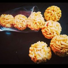 A picture of Murmura laddu.