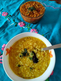 A picture of Dal khichdi.