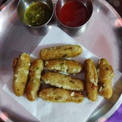 A picture of Aloo nuggets.
