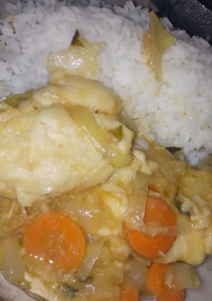 Una foto de Filet con verduras y arroz