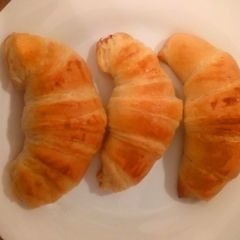A picture of Croissant 🥐.