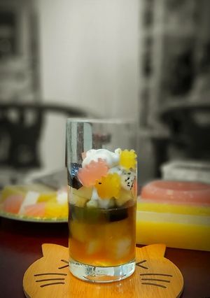 Hình của món Thạch rong chân vịt trộn các loại quả.
