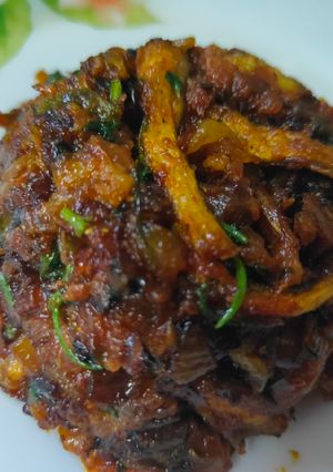 A picture of Bombil(dried bombay duck) chutney.