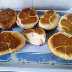 A picture of Milk buns.