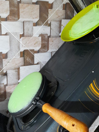 Resep Dadar gulung isi kelapa Kekinian