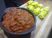 Una foto de pollo cúrcuma y paprika