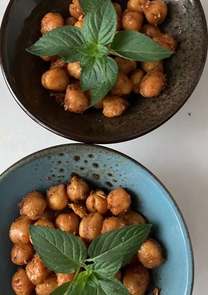Una foto de Garbanzos crujientes en airfryer con zaatar libanés