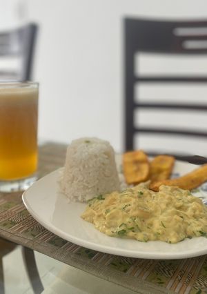 Una foto de Pollo cremoso en miel mostaza