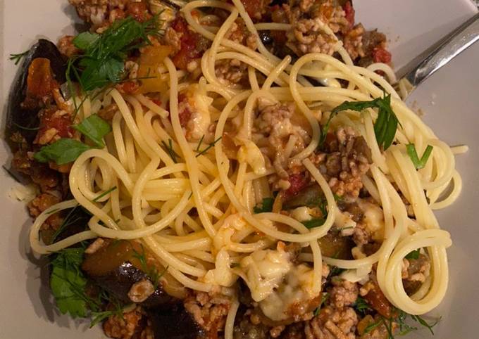 Спагетти с баклажанами и шампиньонами - кулинарный рецепт.