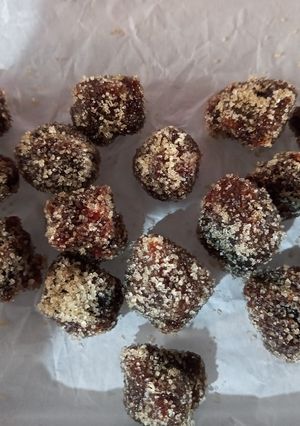 Una foto de Bolas de tamarindo (dulce típico).🍭🍬