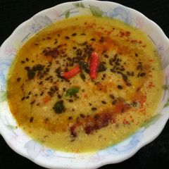 A picture of Dahi kadhi.
