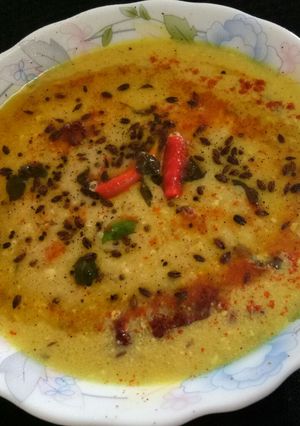 A picture of Dahi kadhi.