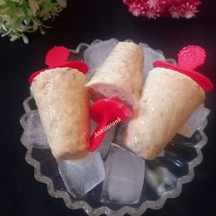 A picture of Chikoo ice cream kulfi.