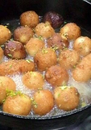 A picture of Bread Gulab Jamun.