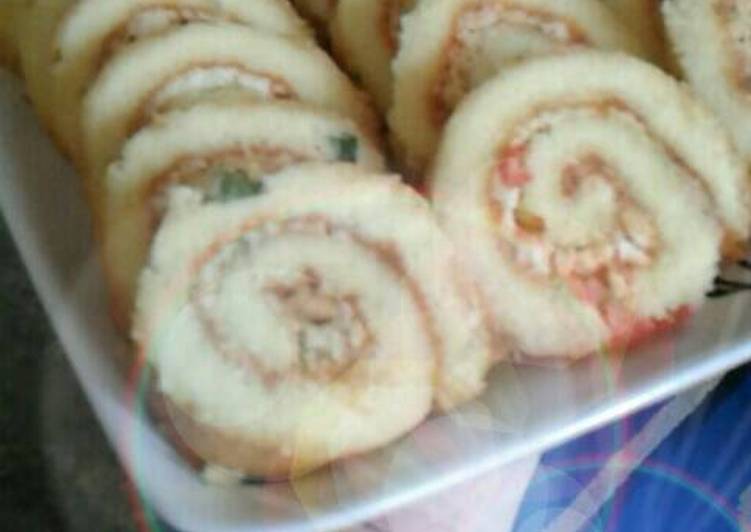 Bolu gulung 3 telur (saus bolognaisse + keju)