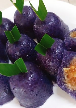 Hình của món Bánh bột báng nhân dừa hoa biếc.