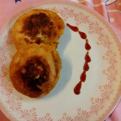 A picture of Aloo Kulcha.