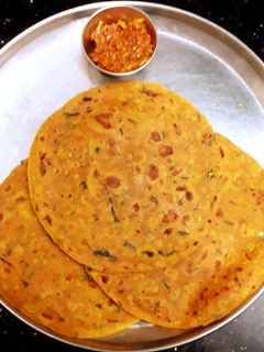 થેપલા (Thepla Recipe In Gujarati) રેસીપી મુખ્ય ફોટો