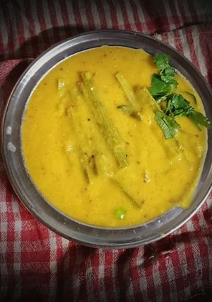 સરગવા નું શાક (Saragva Shak Recipe In Gujarati) રેસીપી મુખ્ય ફોટો
