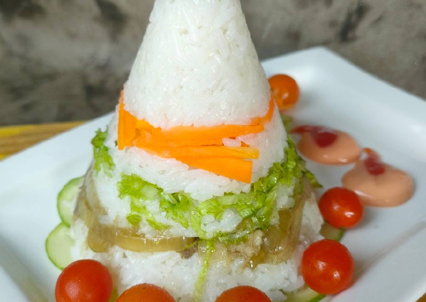 Sushi Cake Tumpeng (605)