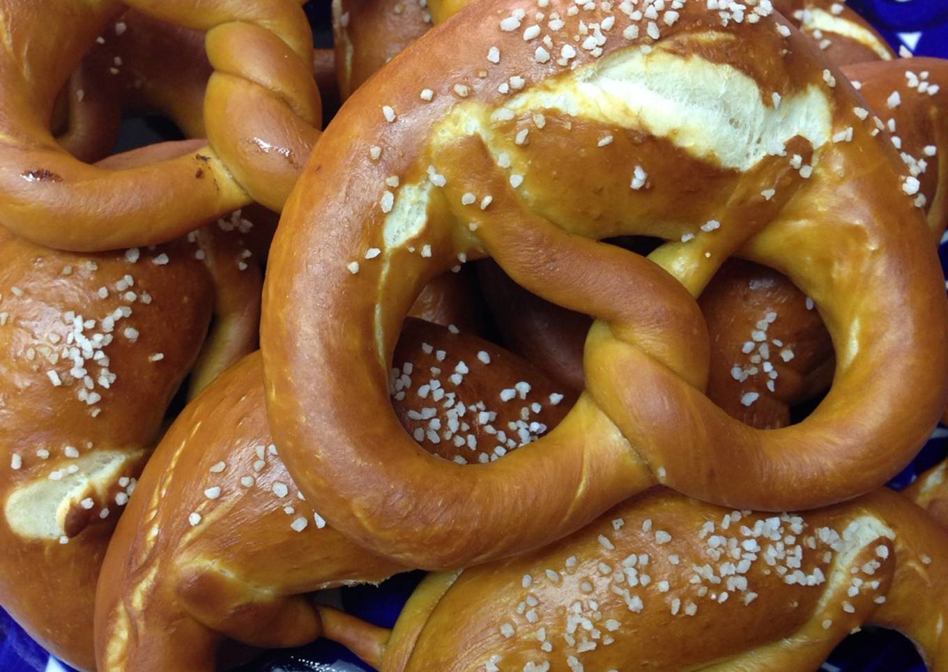 German Lye Pretzels - Laugenbrezel [Bakery Recipe]