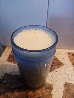 Una foto de Licuado de manzana, banana y naranja