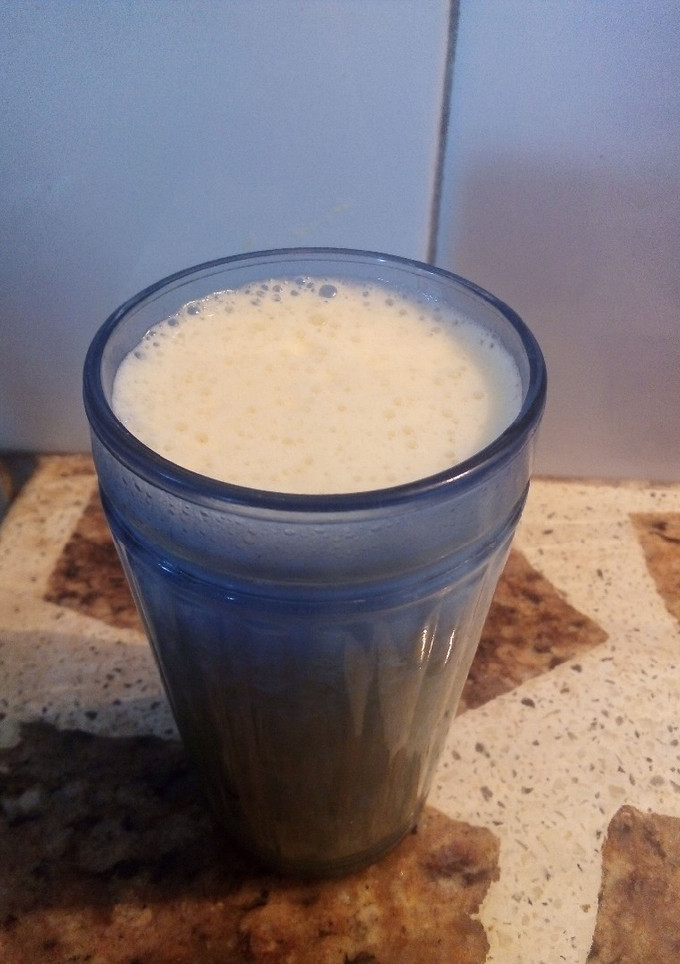 Una foto de Licuado de manzana, banana y naranja
