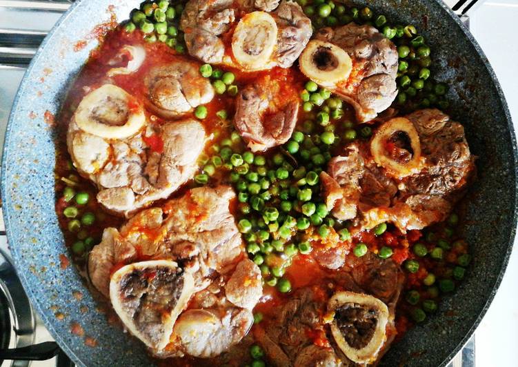 OSSIBUCHI CON PISELLI IN UMIDO e polenta