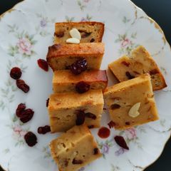 A picture of Yogurt Honey Cake.