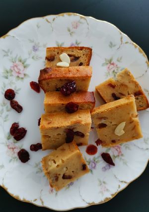 A picture of Yogurt Honey Cake.