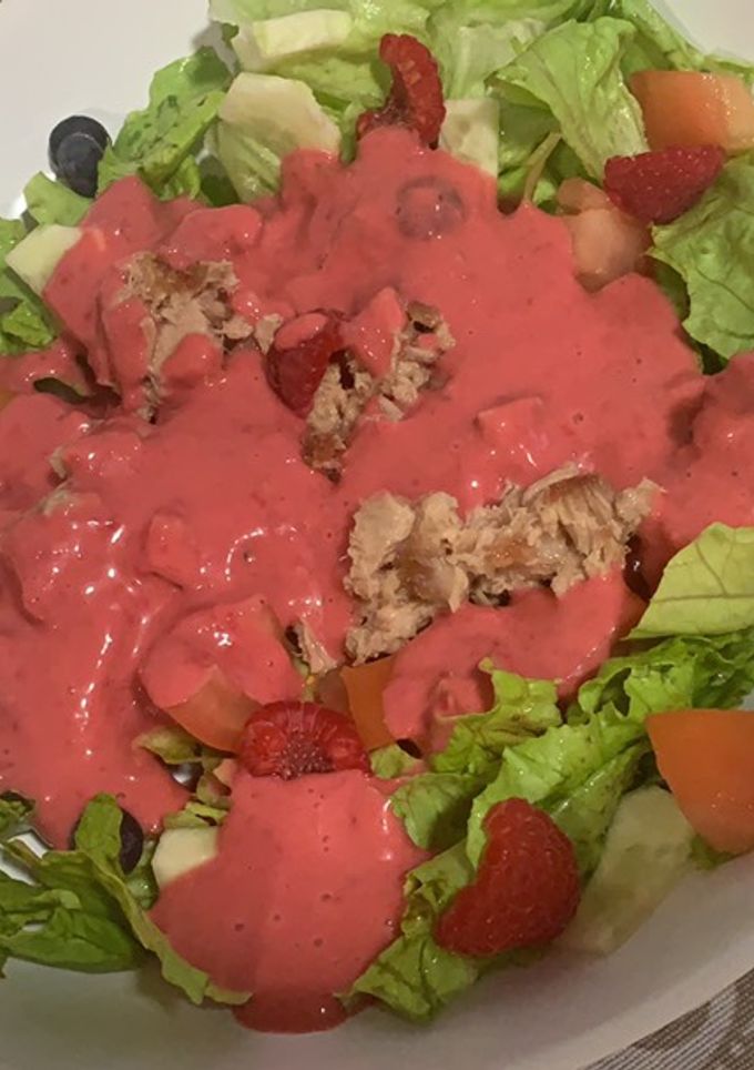 Una foto de Ensalada con vinagreta de frambuesa