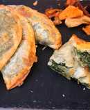 Empanadillas de pollo, espinacas y queso horneadas