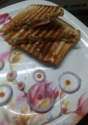 A picture of Pizza sandwich.