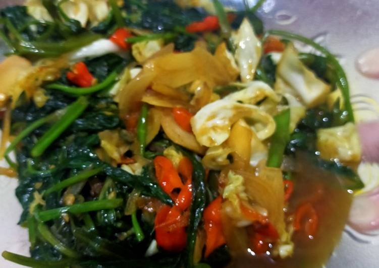 Cara Gampang Menyiapkan Tumis Kangkung Kol yang Lezat Sekali