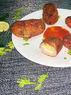 சிக்கன் எக் ரோல் (Chicken egg role recipe in tamil) செய்முறை முக்கிய புகைப்படம்