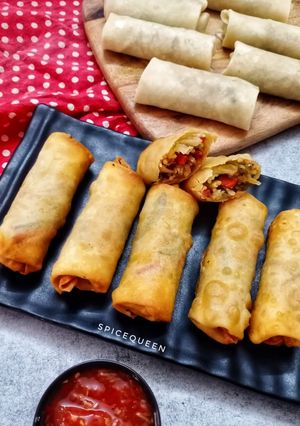 વેજ. સ્પ્રિંગ રોલ (Veg. Spring Roll Recipe In Gujarati) રેસીપી મુખ્ય ફોટો