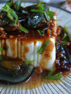 【涼拌料理】花生醬皮蛋豆腐 的食譜成品照片